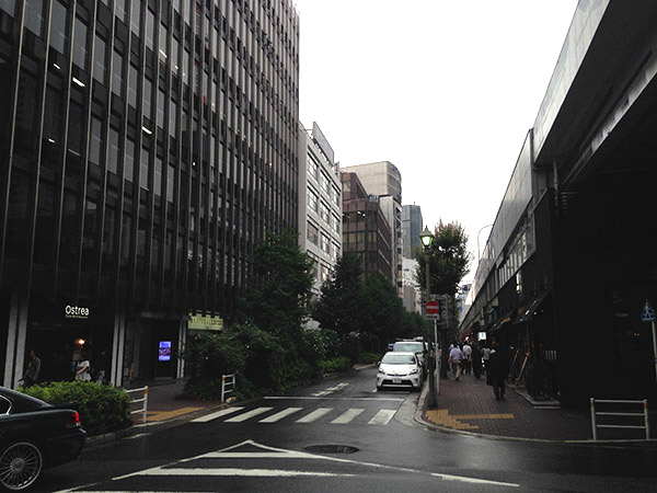 天気が良くないコリドー街