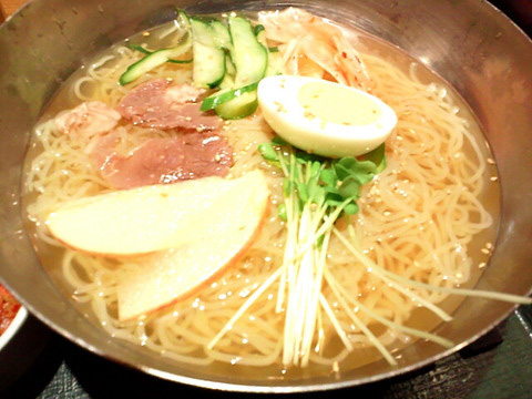 冷麺のアップ