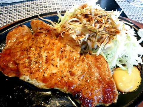 じゅーじゅー豚肉鉄板焼き