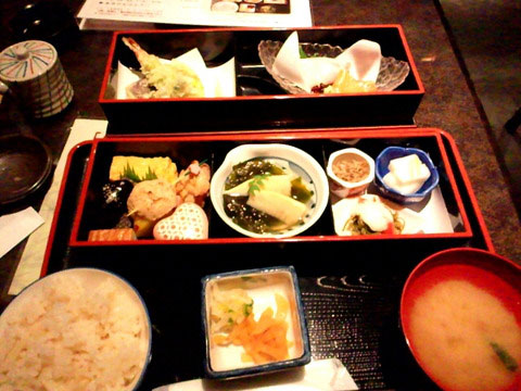 豪華な彩り弁当