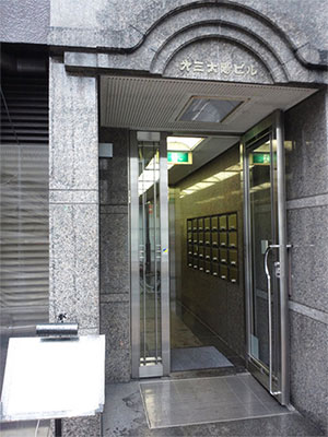 マンションの入口