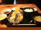 一丁目の端にあるのれんが特徴のお店